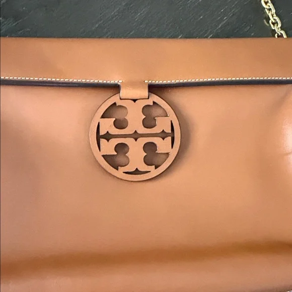 Tory Burch Shoulder Bag with Gold Chain - Picture 2 of 12